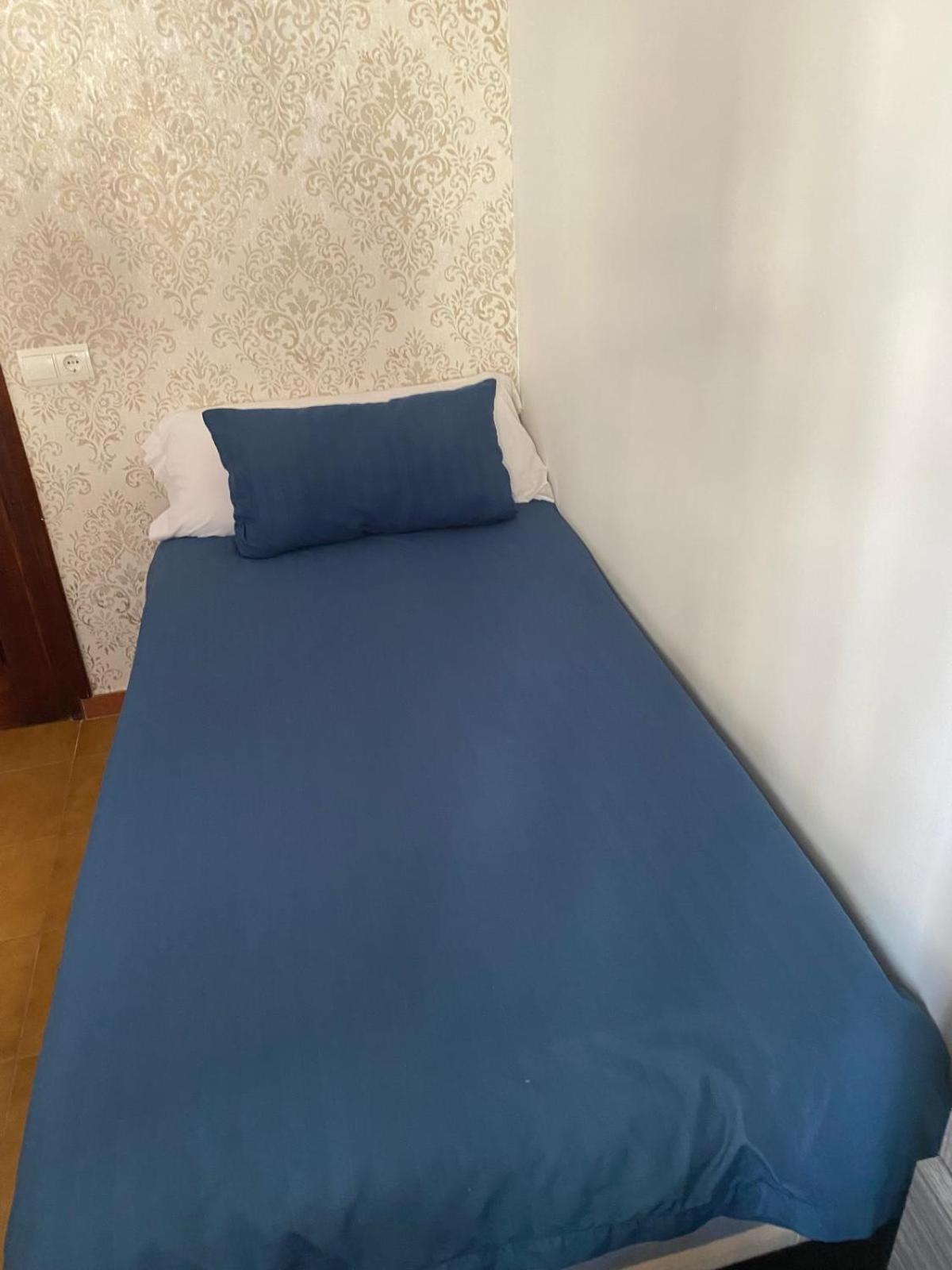 Homestay Single In Shared Marbella